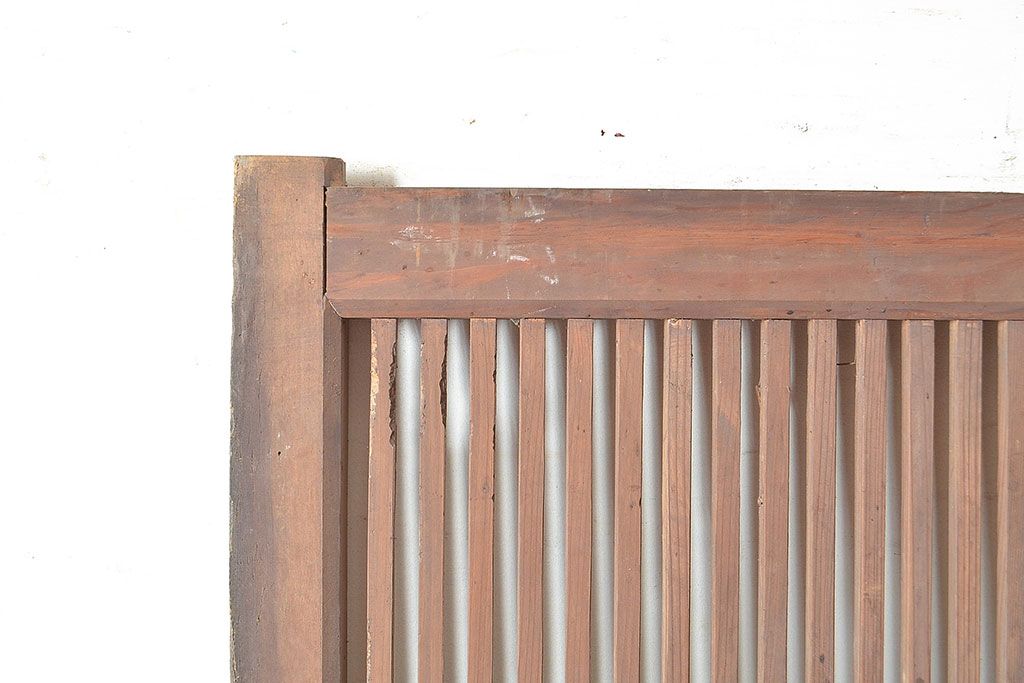 アンティーク建具　明治～大正期　シンプルな佇まいで取り入れやすい檜(ヒノキ)材の格子戸1枚　(R-048595)