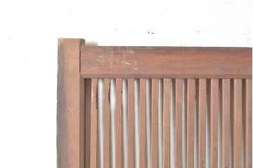 アンティーク建具　明治～大正期　シンプルな佇まいで取り入れやすい檜(ヒノキ)材の格子戸1枚　(R-048595)