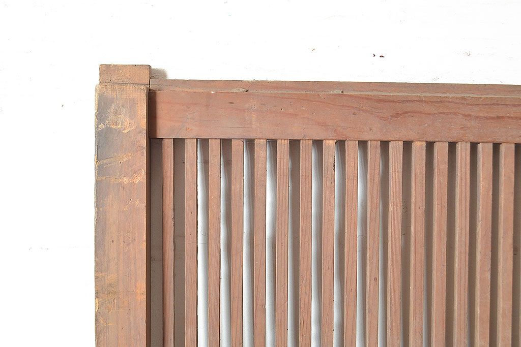 アンティーク建具　明治～大正期　シンプルな佇まいで取り入れやすい檜(ヒノキ)材の格子戸1枚　(R-048595)