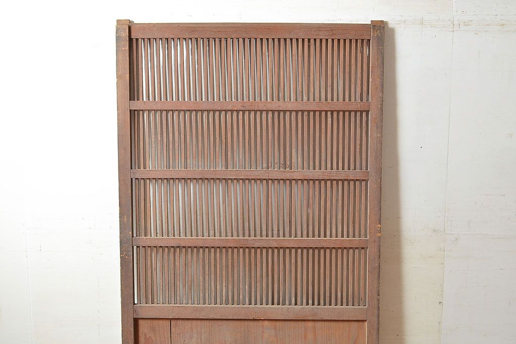 アンティーク建具　明治～大正期　シンプルな佇まいで取り入れやすい檜(ヒノキ)材の格子戸1枚　(R-048595)