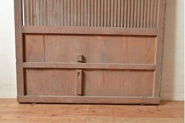 アンティーク建具　明治～大正期　シンプルな佇まいで取り入れやすい檜(ヒノキ)材の格子戸1枚　(R-048595)