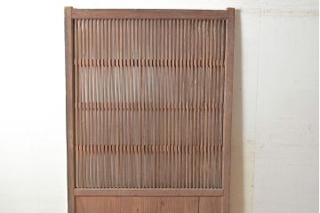 アンティーク建具　シンプルな佇まいで取り入れやすいヒノキ材製の格子戸(蔵戸、建具、玄関戸)(R-048595)