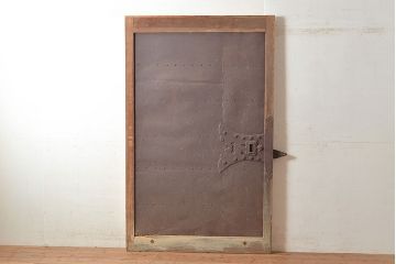アンティーク建具　鉄板付き　堅牢な雰囲気が存在感を放つ、ヒノキ材を使用した鉄扉(蔵戸、玄関戸、引き戸)(R-048596)