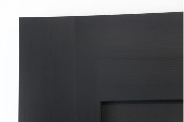 アンティーク建具　鉄板付き　堅牢な雰囲気が存在感を放つ、ヒノキ材を使用した鉄扉(蔵戸、玄関戸、引き戸)(R-048596)