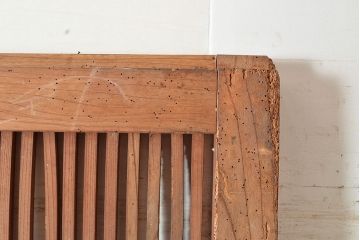 アンティーク建具　ケヤキ材・ヒノキ材・松材　木の味わいを存分に楽しめる蔵戸(玄関戸、引き戸、建具)(R-048597)