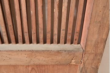 アンティーク建具　ケヤキ材・ヒノキ材・松材　木の味わいを存分に楽しめる蔵戸(玄関戸、引き戸、建具)(R-048597)