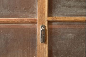 昭和レトロ　昭和中期　ラワン材　サイドボード(収納棚、戸棚、キャビネット)(R-048599)