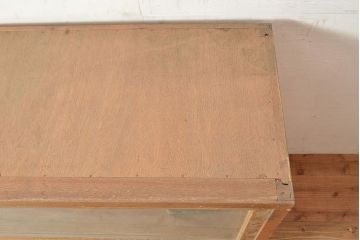 昭和レトロ　昭和中期　ラワン材　サイドボード(収納棚、戸棚、キャビネット)(R-048599)