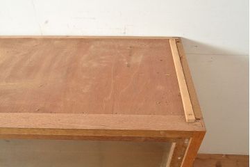 昭和レトロ　昭和中期　ラワン材　サイドボード(収納棚、戸棚、キャビネット)(R-048600)