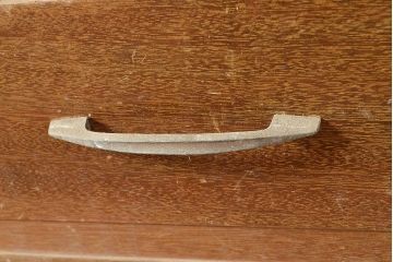 昭和レトロ　昭和中期　ラワン材　サイドボード(収納棚、戸棚、キャビネット)(R-048600)