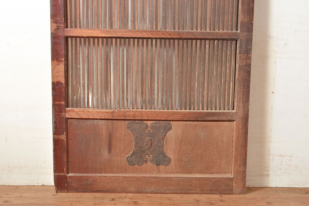 アンティーク建具　明治期　重厚な和の雰囲気を演出する総ケヤキ材製の蔵戸1枚　(R-048601)