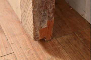 アンティーク建具　明治期　重厚な和の雰囲気を演出する総ケヤキ材製の蔵戸1枚　(R-048601)