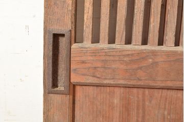 アンティーク建具　和の情緒漂う空間づくりにぴったりのヒノキ材製の蔵戸(引き戸、玄関戸)(R-048602)