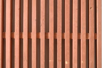 アンティーク建具　和の情緒漂う空間づくりにぴったりのヒノキ材製の蔵戸(引き戸、玄関戸)(R-048602)