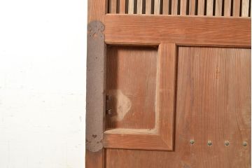 アンティーク建具　粋な和の雰囲気を盛り上げるヒノキ材製の蔵戸(引き戸、玄関戸)(R-048603)