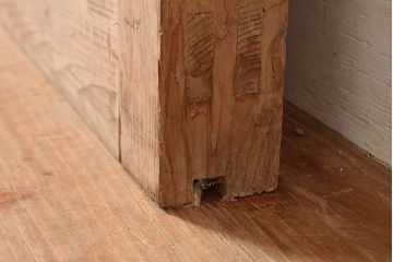 アンティーク建具　粋な和の雰囲気を盛り上げるヒノキ材製の蔵戸(引き戸、玄関戸)(R-048603)