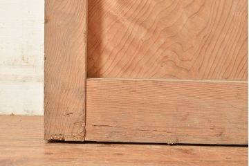 アンティーク建具　粋な和の雰囲気を盛り上げるヒノキ材製の蔵戸(引き戸、玄関戸)(R-048603)