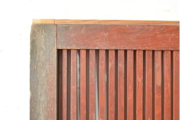 アンティーク建具　赤みがかった色味が印象的なヒノキ材製の蔵戸(引き戸、玄関戸)(R-048604)
