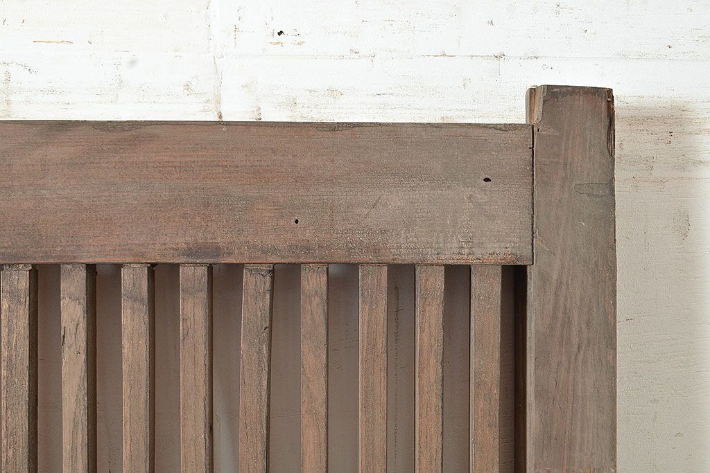 アンティーク建具　明治～大正期　ヒノキ材・ケヤキ材　古民家スタイルにおすすめの格子蔵戸1枚　(R-048605)