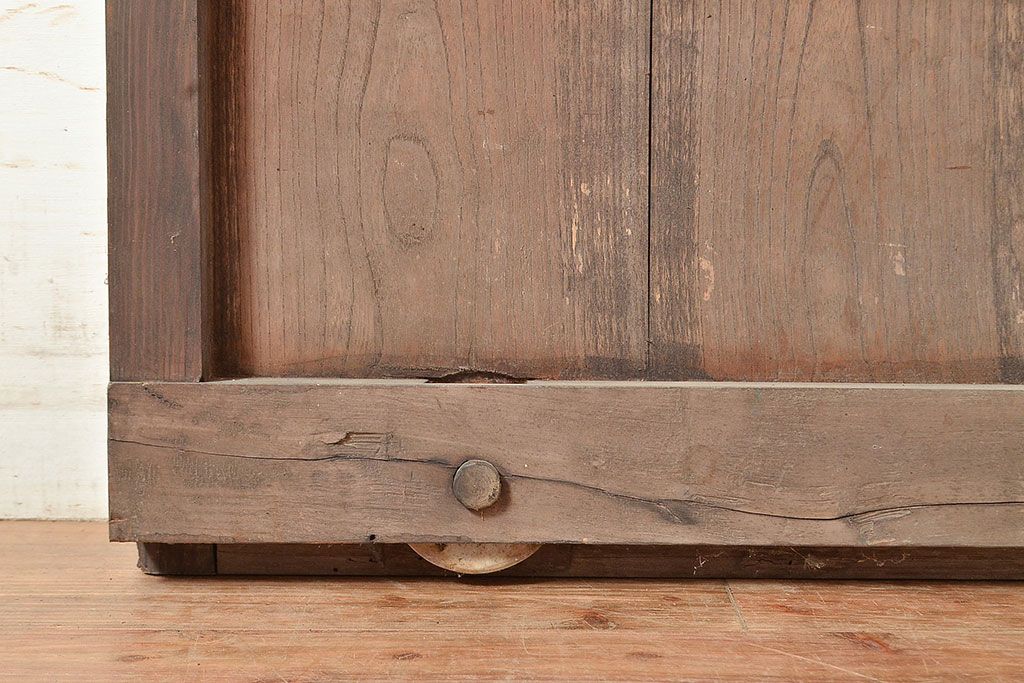 アンティーク建具　明治～大正期　ヒノキ材・ケヤキ材　古民家スタイルにおすすめの格子蔵戸1枚　(R-048605)