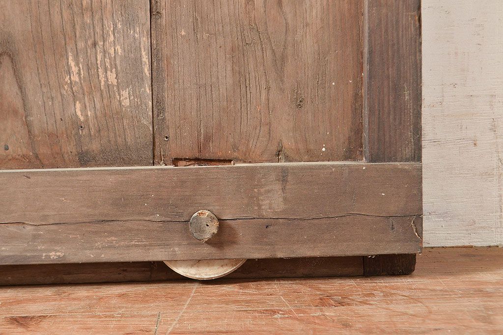 アンティーク建具　明治～大正期　ヒノキ材・ケヤキ材　古民家スタイルにおすすめの格子蔵戸1枚　(R-048605)