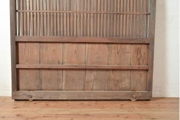 アンティーク建具　ヒノキ材・ケヤキ材　古民家スタイルにおすすめの格子蔵戸(引き戸、玄関戸)(R-048605)