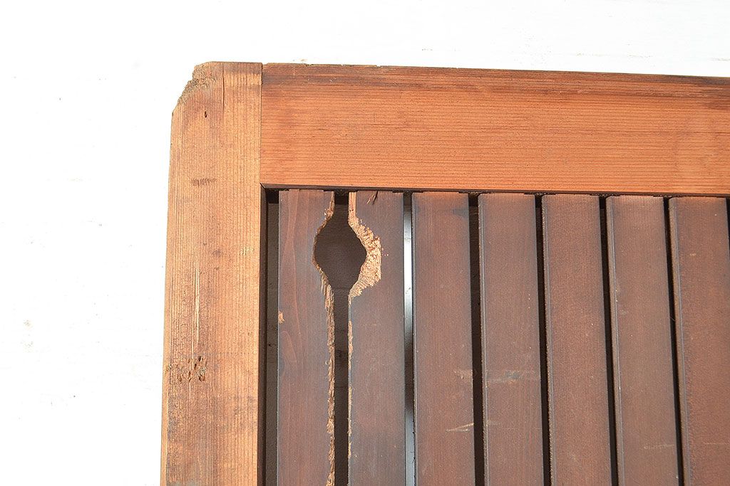 アンティーク建具　明治～大正期　ヒノキ材　どっしりとした佇まいが風格漂う格子蔵戸1枚　(R-048606)