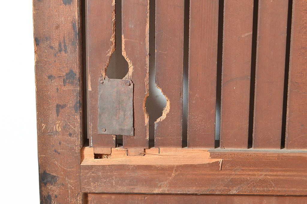 アンティーク建具　明治～大正期　ヒノキ材　どっしりとした佇まいが風格漂う格子蔵戸1枚　(R-048606)