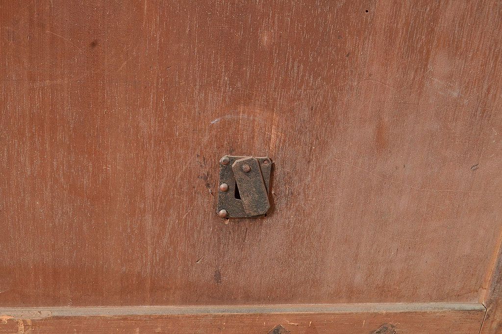 アンティーク建具　明治～大正期　ヒノキ材　どっしりとした佇まいが風格漂う格子蔵戸1枚　(R-048606)