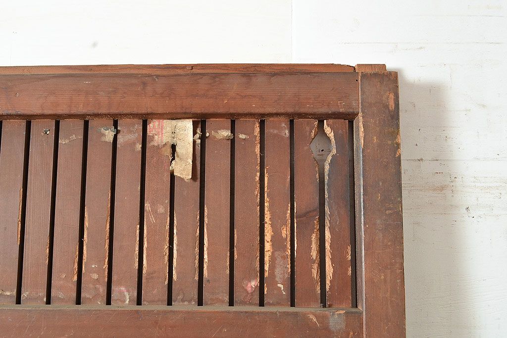 アンティーク建具　明治～大正期　ヒノキ材　どっしりとした佇まいが風格漂う格子蔵戸1枚　(R-048606)