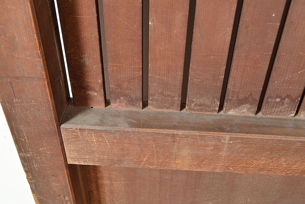 アンティーク建具　明治～大正期　ヒノキ材　どっしりとした佇まいが風格漂う格子蔵戸1枚　(R-048606)