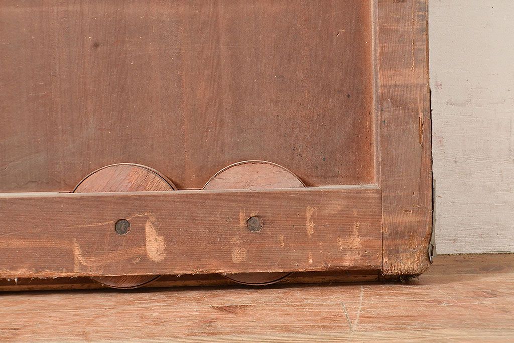 アンティーク建具　明治～大正期　ヒノキ材　どっしりとした佇まいが風格漂う格子蔵戸1枚　(R-048606)