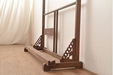 和製アンティーク　馬の透かし彫りがアクセントになっている弓立て(弓道、矢、武具)(R-048607)