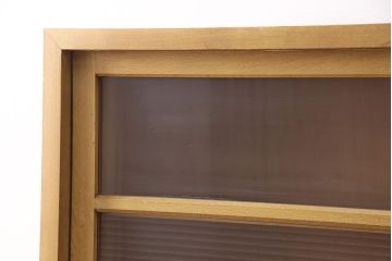 レトロ家具　昭和レトロ　タモ材合板　人気のモールガラス入り!収納力抜群の重ね戸棚(キャビネット、ガラス戸棚、収納棚、食器棚)(R-048610)