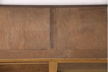 レトロ家具　タモ材合板　人気のモールガラス入り!昭和レトロな佇まいが魅力的な戸棚(サイドボード、ガラス戸棚、収納棚、食器棚)(R-048611)