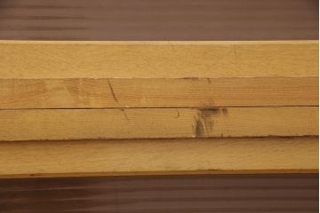 レトロ家具　タモ材合板　人気のモールガラス入り!昭和レトロな佇まいが魅力的な戸棚(リビングボード、ガラス戸棚、収納棚、食器棚)(R-048612)