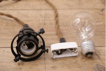 アンティーク照明　オパールガラス製　結霜模様のラインがお洒落なペンダントライト(天井照明、吊り下げ照明)(R-048615)
