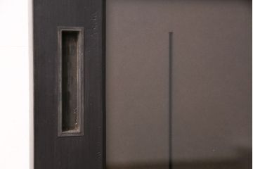 ラフジュ工房オリジナル　小粋な和の風情を感じる透かし彫りのガラス入り板戸2枚セット(仕切り戸、引き戸、建具)(R-048616)