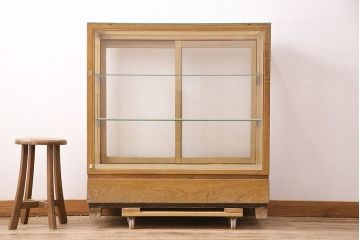 ヴィンテージ家具　ナラ材　素朴な風合いが魅力のレトロなガラスケース(ショーケース、陳列棚、店舗什器、ビンテージ)(R-048618)