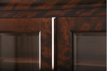 中古　北海道民芸家具　高級感と気品を兼ね備えたブックケース(本箱、キャビネット、飾り棚、食器棚)(R-048619)