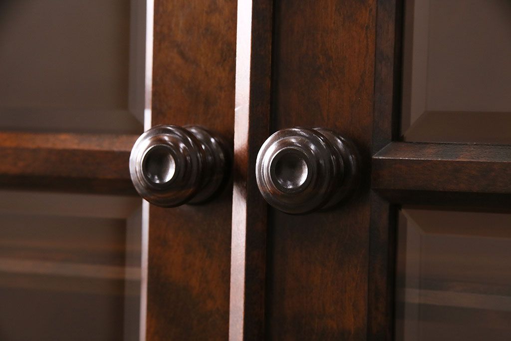 中古　北海道民芸家具　高級感と気品を兼ね備えたブックケース(本箱、キャビネット、飾り棚、食器棚)(R-048619)