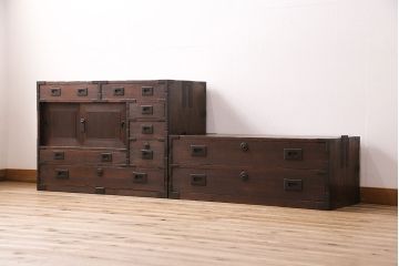 和製アンティーク　前面桐材　金具の直線的なフォルムが和モダンな印象を高める帳場箪笥(重ね箪笥、時代箪笥、衣装箪笥、桐箪笥、桐たんす)(R-048620)