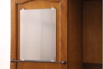 中古　横浜クラシック家具　ダニエル(Daniel)　アーリーアメリカン　温かみのある雰囲気と上品な佇まいが魅力のワードローブ(洋服タンス、衣装タンス)(R-048621)