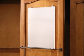 中古　横浜クラシック家具　ダニエル(Daniel)　アーリーアメリカン　温かみのある雰囲気と上品な佇まいが魅力のワードローブ(洋服タンス、衣装タンス)(R-048621)