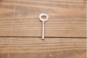 和製ビンテージ　桐の名門相徳製　かくし付き　小引き出し付きが嬉しい総桐箪笥(ワードローブ、洋服タンス、衣装タンス、ヴィンテージ、桐たんす)(R-048622)