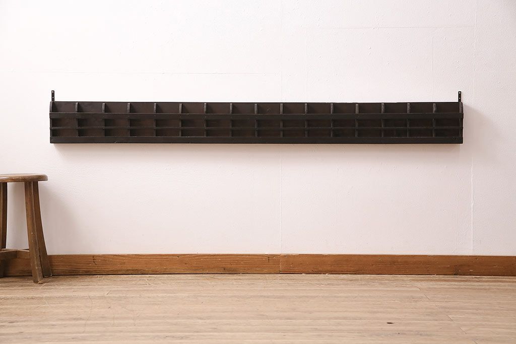 和製アンティーク　年月を重ねた木の風合いが味わい深い激レアのレターラック(状差し、ウォールラック)(R-048624)