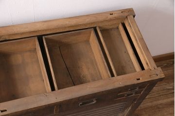 和製アンティーク　飛騨(岐阜)産　ヒノキ材　明治・大正期の重ね戸棚・下段(サイドボード、収納棚)(R-048627)