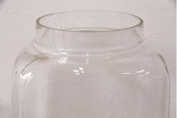 アンティーク雑貨　お洒落なディスプレイが叶うレトロなガラス瓶大小2点セット(蓋付き、キャニスター、ガラスビン)(R-048628)