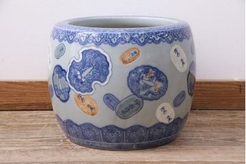 アンティーク雑貨　大判小判に鍔尽くしの図柄が目を引く瀬戸火鉢(鉢カバー)(R-048630)