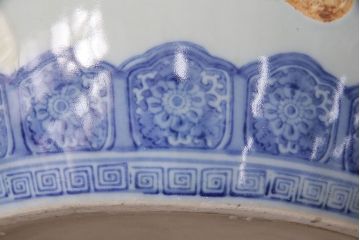 アンティーク雑貨　大判小判に鍔尽くしの図柄が目を引く瀬戸火鉢(鉢カバー)(R-048630)